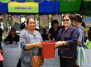 โครงการคลินิกเกษตรเคลื่อนที่ในพระราชานุเคราะห์สมเด็จพระบรมโอรสาธิราชฯ สยามมกุฎราชกุมาร ไตรมาสที่ 3 ซึ่งบูรณาการร่วมกับโครงการจังหวัดเคลื่อนที่แบบบูรณาการ “หน่วยงานบำบัดทุกข์ บำรุงสุข สร้างรอยยิ้มให้ประชาชนจังหวัดนครพนม” ... พารามิเตอร์รูปภาพ 17