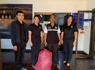 บุคลากรสำนักงานสหกรณ์จังหวัดนครพนม ร่วมกันกระจายหอมแดง ... พารามิเตอร์รูปภาพ 10